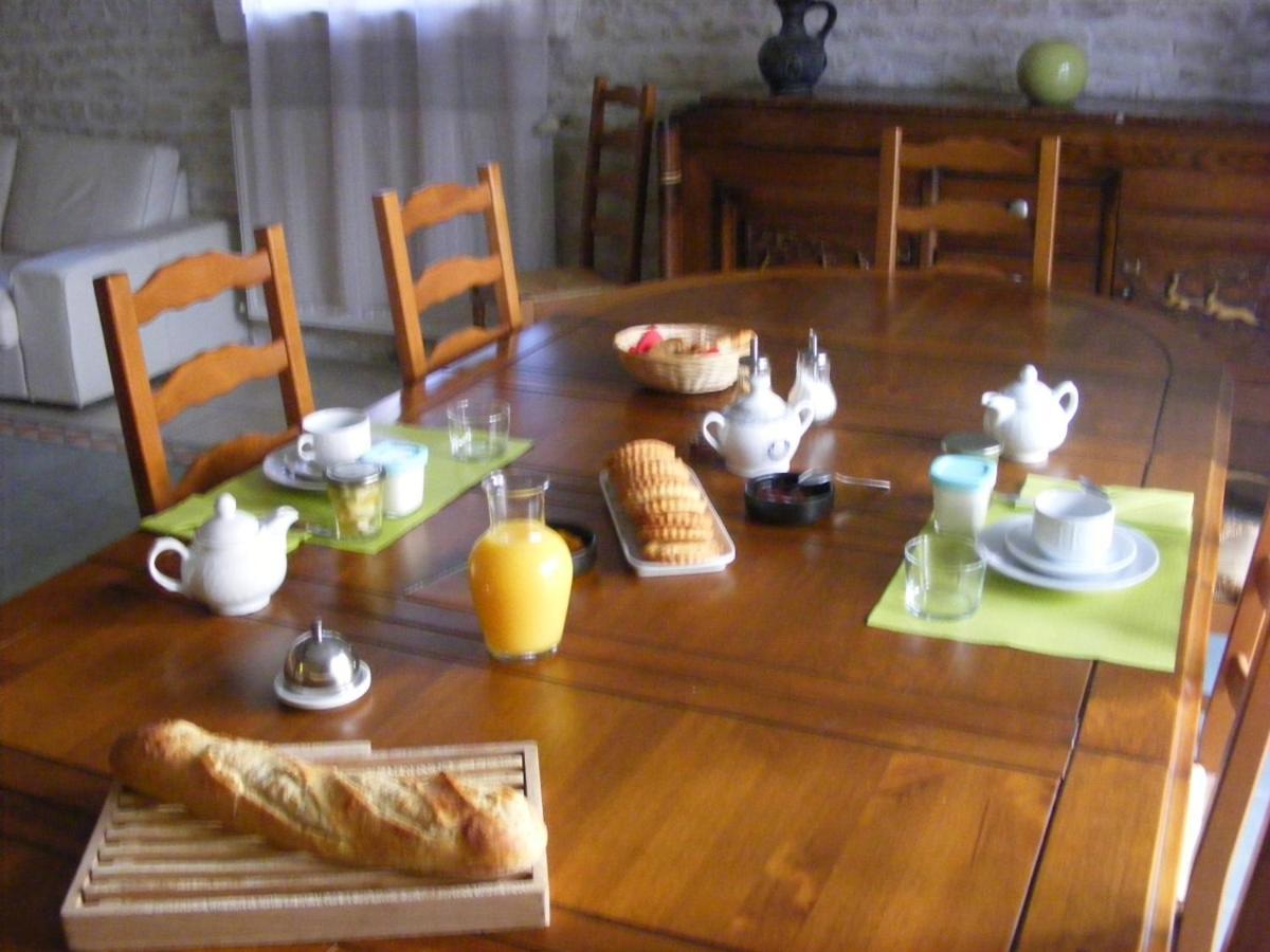 Saint-Hilaire-la-Palud Le Logis De La Venise Verte מראה חיצוני תמונה