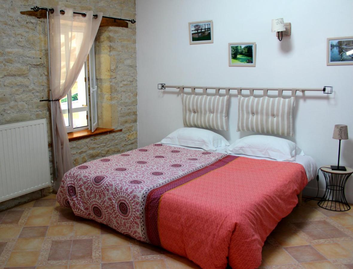 Saint-Hilaire-la-Palud Le Logis De La Venise Verte מראה חיצוני תמונה